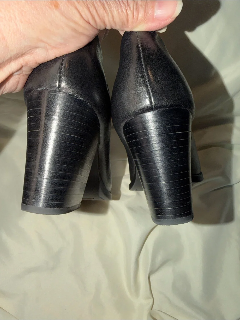 Born Black Leather Mid-Heel‎ Classic Pumps